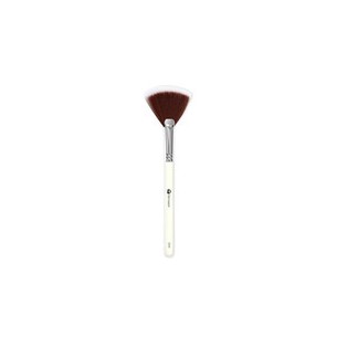 Dermacol A synthetic cosmetic brush made of synthetic fibers D59