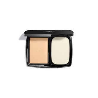 Chanel Ultrawear All-Day Comfort Flawless Finish Compact Foundation - Long-lasting compact make-up