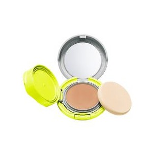 Shiseido Sports BB Compact WetForce Powder SPF 50+ - Toning compact powder 12 g Dark