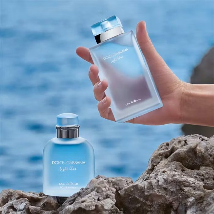 Dolce Gabbana Light Blue Eau Intense Pour Homme EDP kvepalai vyrams, 200 ml