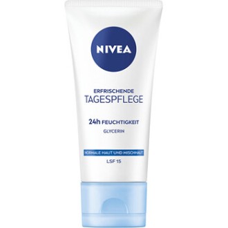Nivea Essential Day Cream SPF 15 - Drėkinamasis dieninis kremas normaliai ir mišriai odai, 50 ml