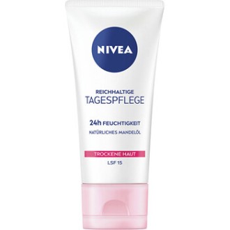 Nivea Essential Nourishing Day Cream SPF 15 - Maitinamasis dieninis kremas sausai odai, 50 ml