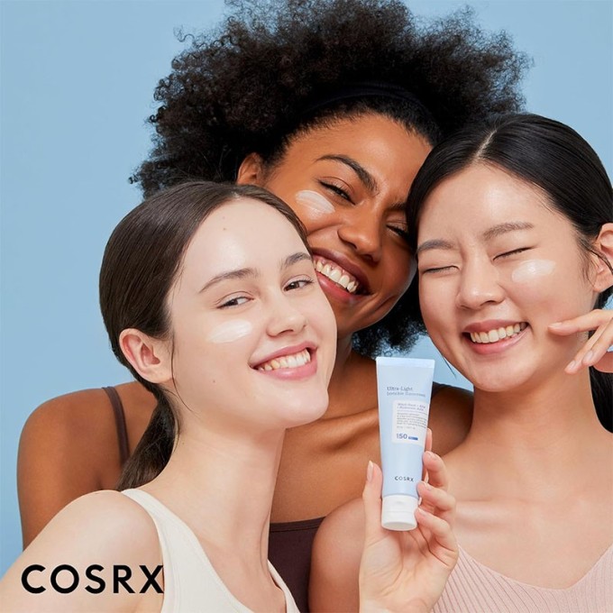 COSRX Ultra Light Invisible Sunscreen SPF 50 - Hydrating skin cream na opalování 50 ml