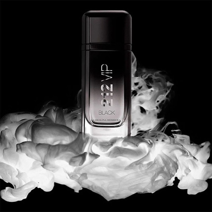 Carolina Herrera 212 VIP Men Black EDP rinkinys - EDP 100 ml, dušo želė 100 ml ir mini EDP 10 ml