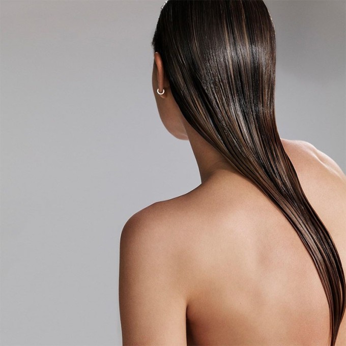 NEQI Moisture Mystery Leave In Cream - nenuplaunamas drėkinamasis plaukų kremas su termine apsauga