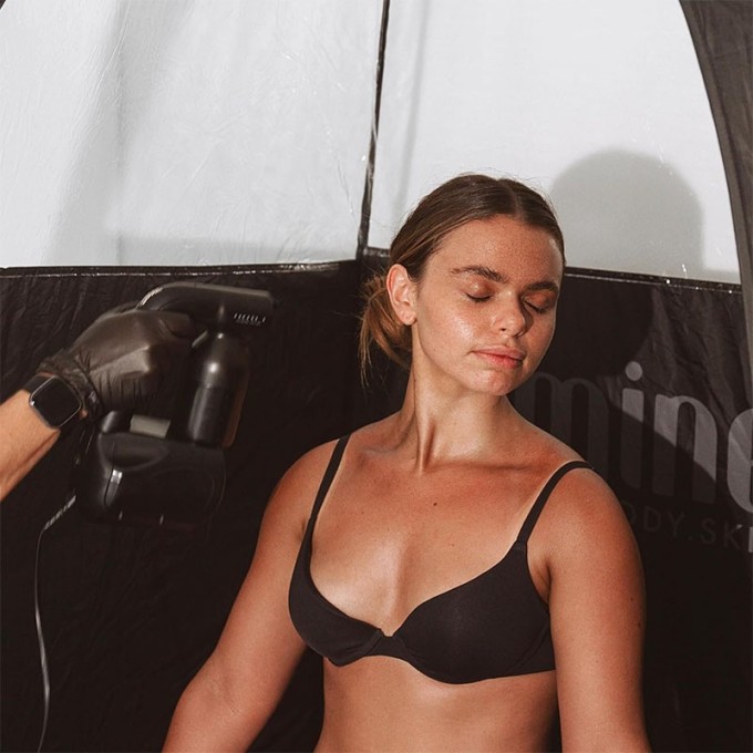 Minetan Bronze Babe - savaiminio įdegio purškimo pistoletas