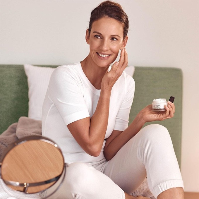 Ahava Time to Revitalize Extreme Day Cream - intensyvios drėkinimo, stiprinimo ir raukšlių lyginimo