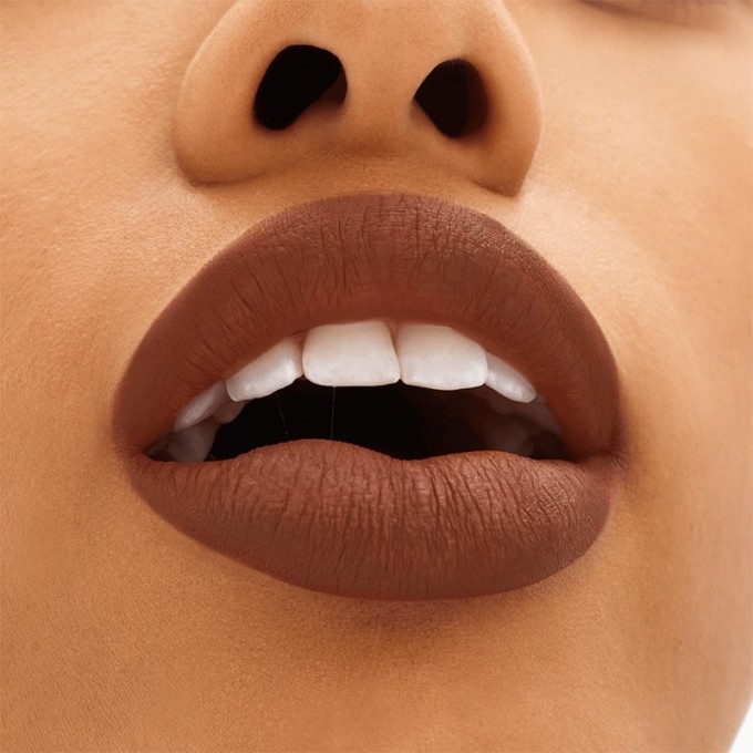 MAC Locked Kiss 24hr Lipstick - lūpų dažai, 1,8 g - Posh