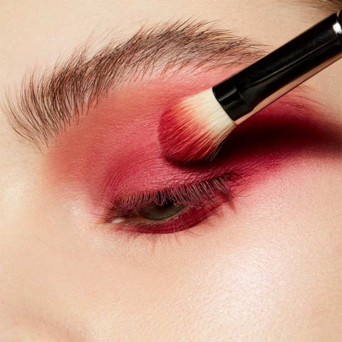 MAC Powder Kiss Matte Eye Shadow - akių šešėliai, 1,5 g - Fall In Love