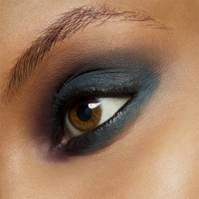 MAC Powder Kiss Matte Eye Shadow - akių šešėliai, 1,5 g - Good Jeans