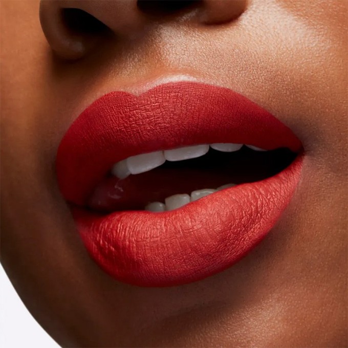 MAC Locked Kiss Ink 24HR Lipcolour - skysti lūpų dažai, 4 ml - Doyenne