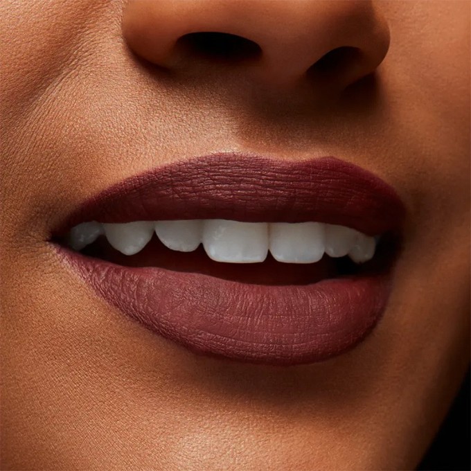 MAC Locked Kiss Ink 24HR Lipcolour - skysti lūpų dažai, 4 ml - Carnivore