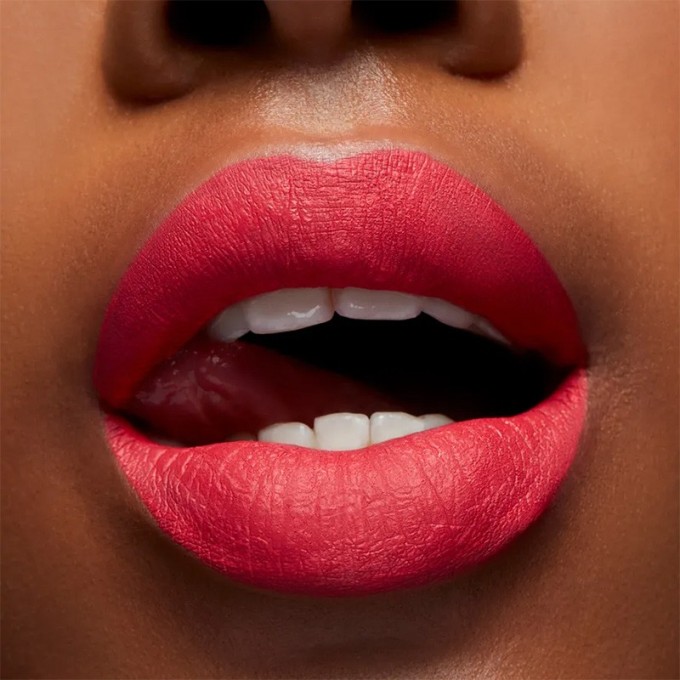 MAC Locked Kiss Ink 24HR Lipcolour - skysti lūpų dažai, 4 ml - Hyperbole