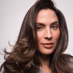 Living proof. Full Volume & Root-Lifting Spray - apimties suteikiantis purškiklis plaukams 163 ml