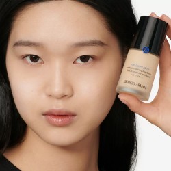 Armani Designer Glow Radiant Revitalizing Foundation SPF 15 - švytėjimo suteikiantis makiažo