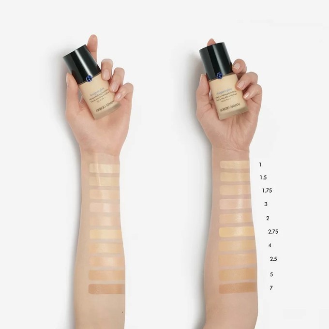 Armani Designer Glow Radiant Revitalizing Foundation SPF 15 - švytėjimo suteikiantis makiažo