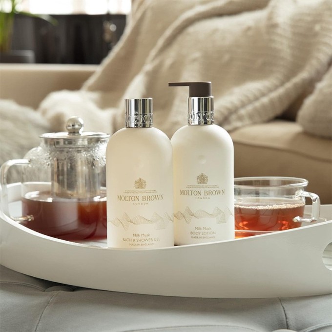 Molton Brown Milk Musk Bath & Shower Gel - vonios ir dušo želė, 300 ml