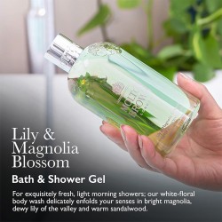 Molton Brown Lily & Magnolia Blossom Bath & Shower Gel - vonios ir dušo želė, 300 ml