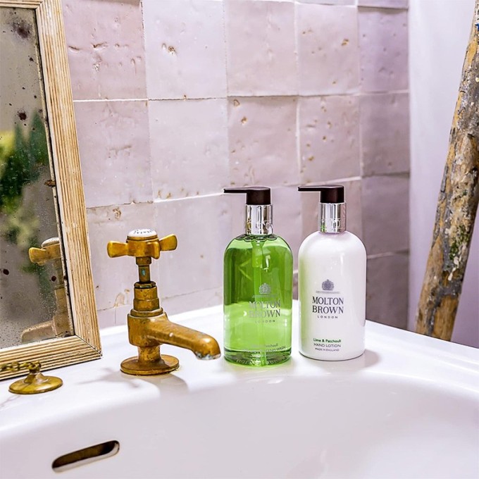 Molton Brown Lime & Patchouli Fine Liquid Hand Wash - skystas rankų muilas, 300 ml