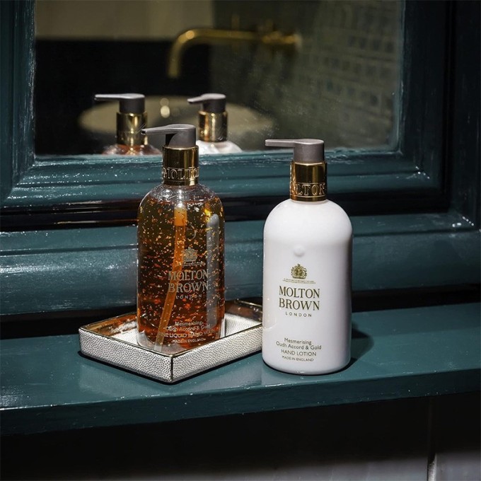 Molton Brown Oudh Accord & Gold Hand Lotion - rankų kremas, 300 ml