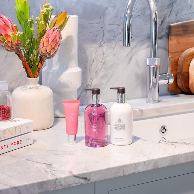 Molton Brown Fiery Pink Pepper Hand Lotion - rankų kremas, 300 ml