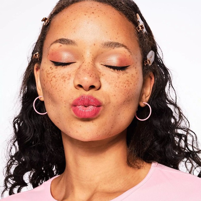 Essence Juicy Bomb Glossy Butter Balm - lūpų balzamas, 2,5 g - 01 One In a Melon