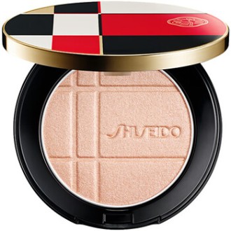 Shiseido Color + Glow Enhancer - Rozjasňující pudr 7,2 g 04 Coral Moonstone